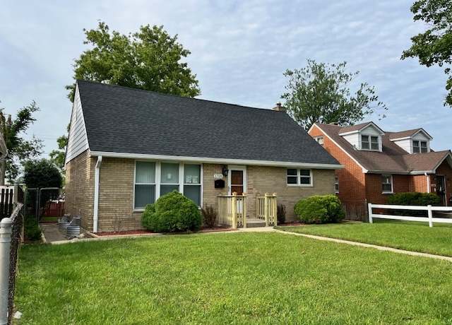 Property at 1709 16th St, North Chicago, IL 60064, 4 beds, 2 baths