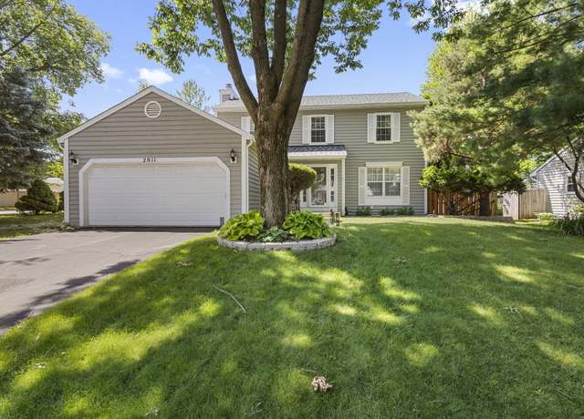 Property at 2011 University Dr, Naperville, IL 60565, 4 beds, 2.5 baths