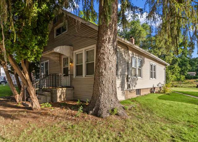 Property at 2911 Preston St, Rockford, IL 61102, 4 beds, 2 baths