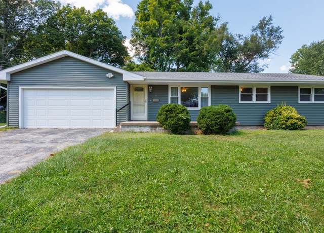 Property at 8 Brookwood Dr, Normal, IL 61761, 4 beds, 1.5 baths