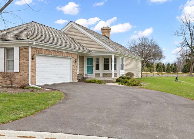 Property at 401 Park Barrington Dr, Barrington, IL 60010, 2 beds, 2 baths