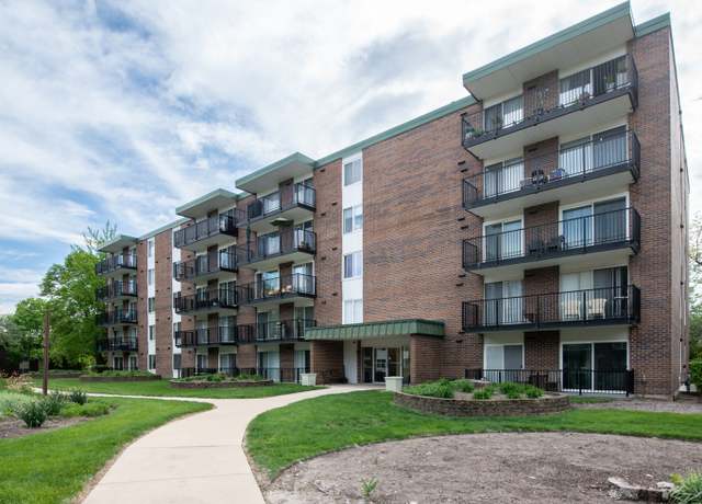Property at 5S040 Pebblewood Ln Unit W503, Naperville, IL 60563, 2 beds, 1.5 baths