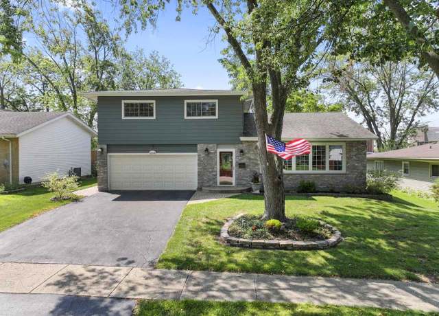 Property at 209 June Ln, Lombard, IL 60148, 4 beds, 2.5 baths