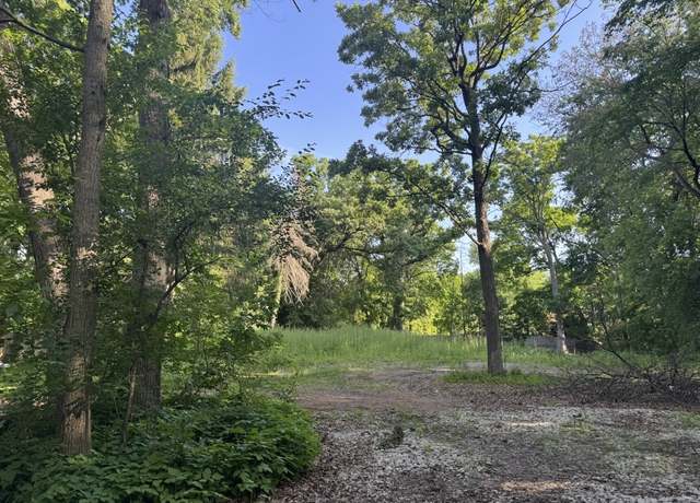 Property at 1302 N Green Bay Rd, Lake Forest, IL 60045