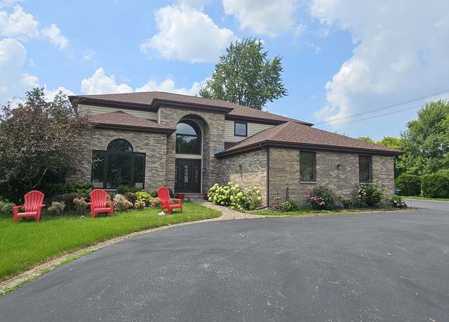 Property at 2 Rutgers Ct, Hawthorn Woods, IL 60047, 5 beds, 3.5 baths