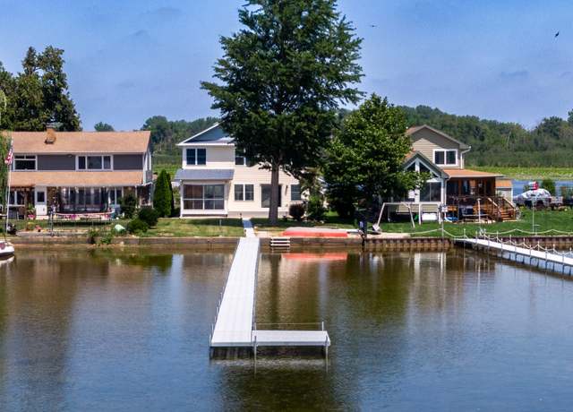 Property at 22869 W Lake Shore Dr, Antioch, IL 60002, 3 beds, 2.5 baths