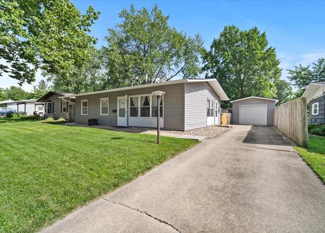 Property at 1907 Cloud St, Bloomington, IL 61701, 3 beds, 1 bath