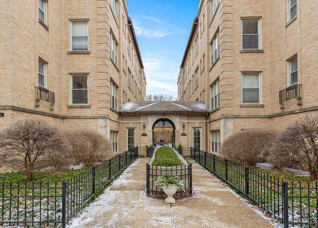 Property at 1733 W Balmoral Ave Unit 2C, Chicago, IL 60640, 1 bed, 1 bath