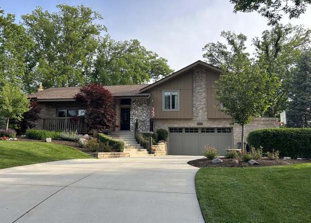 Property at 10348 Woburn Ct, Orland Park, IL 60462, 5 beds, 3.5 baths