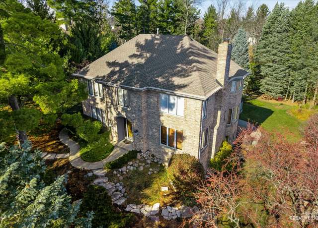 Property at 3205 Pine Woods Ln, Carpentersville, IL 60110, 4 beds, 3.5 baths