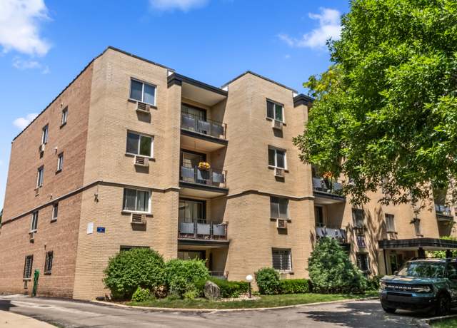 Property at 1340 W Touhy Ave #302, Chicago, IL 60626, 1 bed, 1 bath