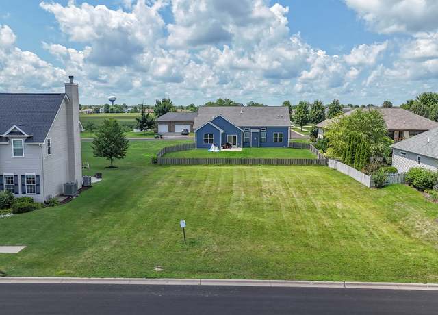 Property at 1823 Constitution St, Sycamore, IL 60178