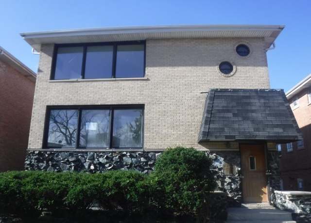 Property at 322 Yates Ave, Calumet City, IL 60409, 8 beds, 5 baths