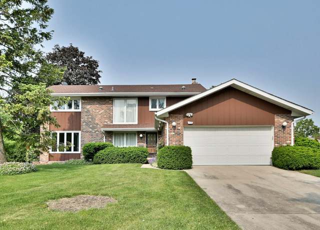 Property at 1648 S Prospect St, Wheaton, IL 60189, 5 beds, 2.5 baths