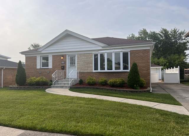 Property at 11133 Boeger Ct, Westchester, IL 60154, 3 beds, 2 baths