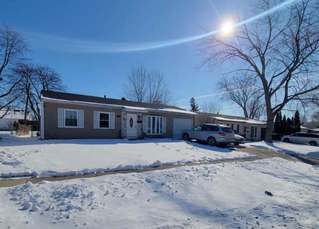 Property at 7 Ridge Cir, Streamwood, IL 60107, 3 beds, 1 bath