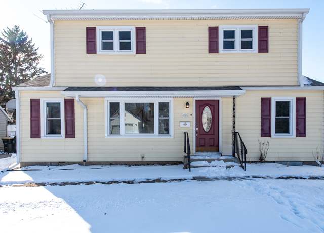 Property at 1016 Franklin Ave, Winthrop Harbor, IL 60096, 4 beds, 2 baths