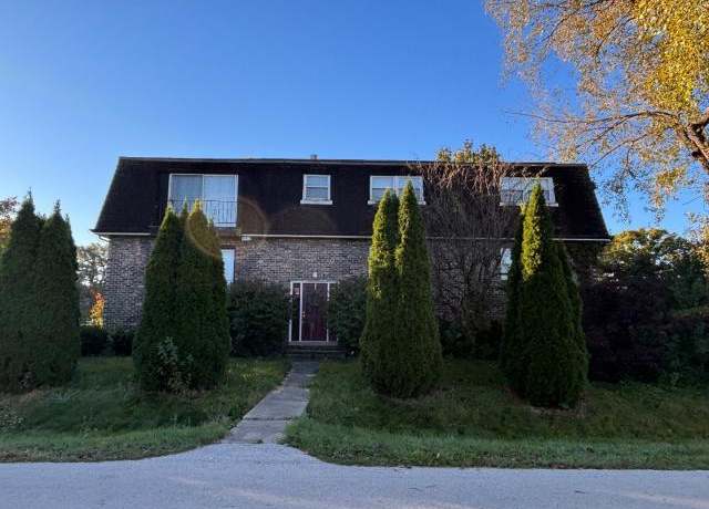Property at 10608 S 81st Ct, Palos Hills, IL 60465, 7 beds, 5 baths
