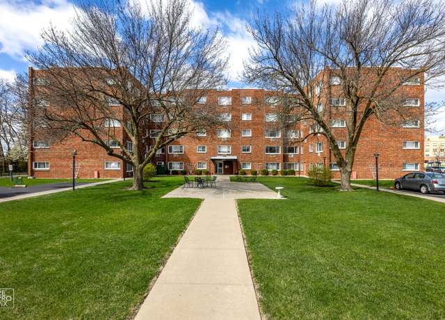 Property at 222 Madison St #207, Joliet, IL 60435, 1 bed, 1 bath