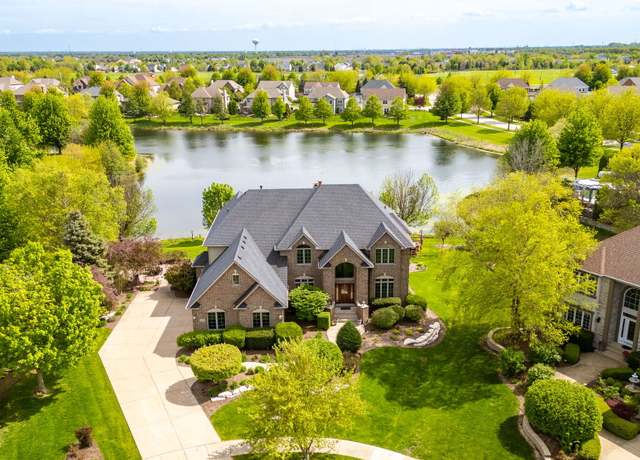 Property at 4719 Torphin Hill Ct, Naperville, IL 60564, 6 beds, 4.5 baths