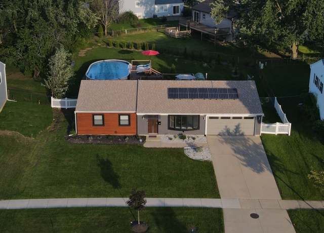 Property at 421 N Braintree Dr, Schaumburg, IL 60194, 3 beds, 2 baths