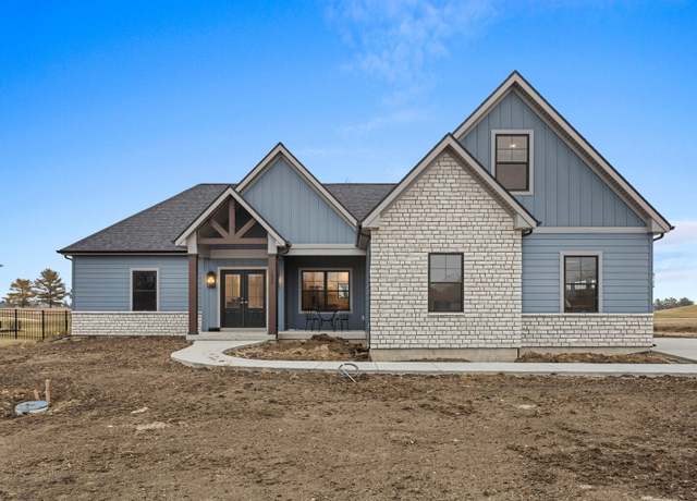 Property at 1824 S Stone Creek Blvd, Urbana, IL 61802, 4 beds, 2.5 baths