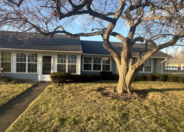 Property at 7301 Dunwood Ct #114, Fox Lake, IL 60020, 2 beds, 1 bath