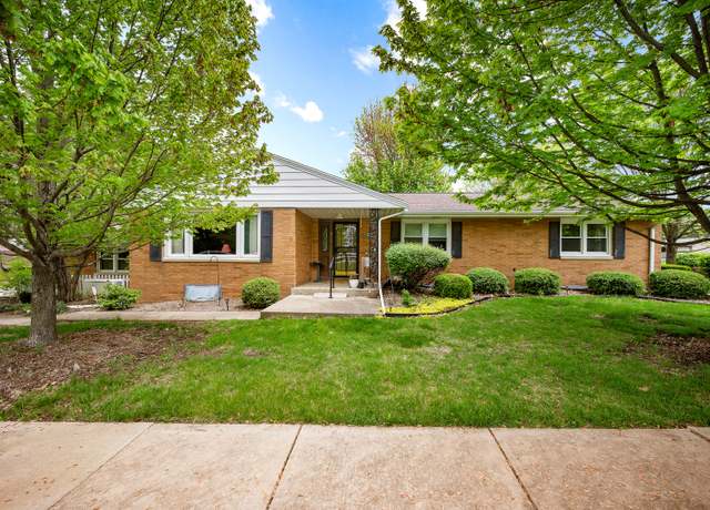 Property at 2118 S Morris Ave, Bloomington, IL 61704, 2 beds, 3 baths