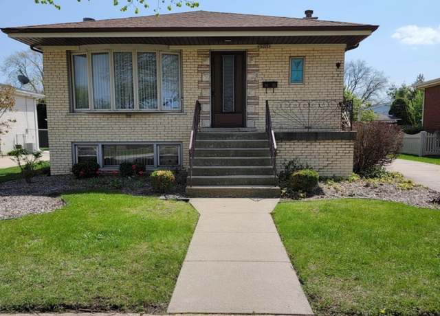 Property at 5217 W 105th St, Oak Lawn, IL 60453, 3 beds, 1.5 baths