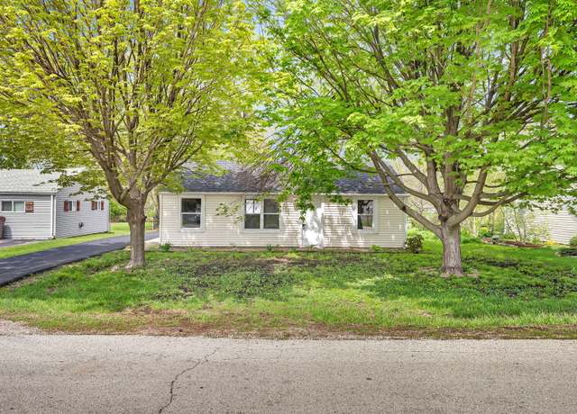 Property at 2419 Garden St, Joliet, IL 60435, 2 beds, 1 bath