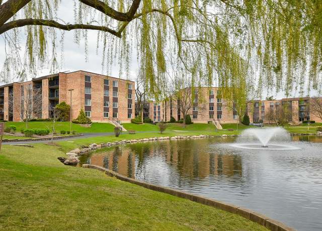 Property at 1103 S Hunt Club Dr #127, Mount Prospect, IL 60056, 2 beds, 2 baths