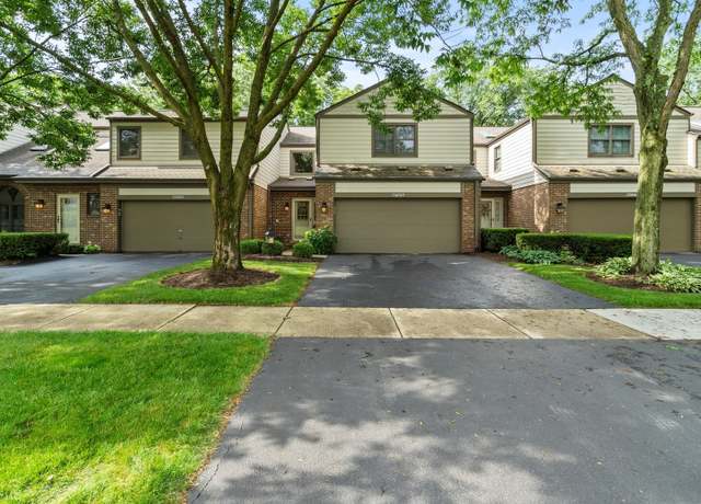 Property at 23W505 Green Trails Dr, Naperville, IL 60540, 2 beds, 2.5 baths