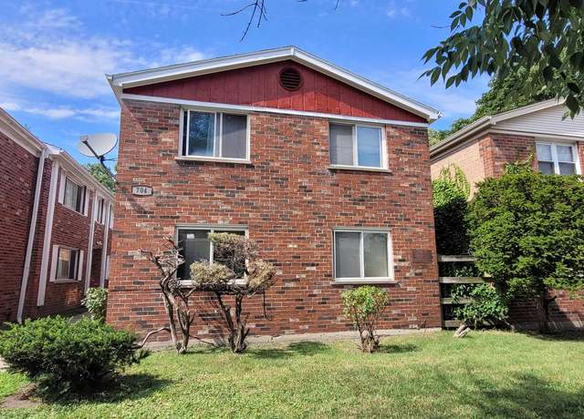 Property at 704 W 111th St, Chicago, IL 60628, 8 beds, 4 baths