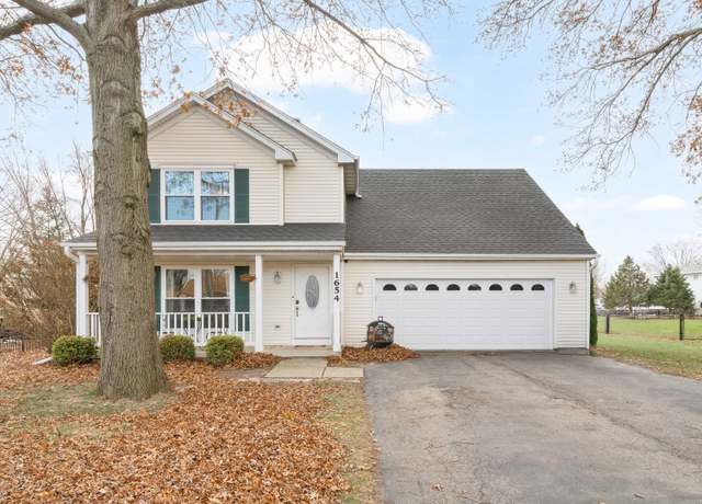 Property at 1654 Hilda Dr, Lake Holiday, IL 60548, 3 beds, 2.5 baths