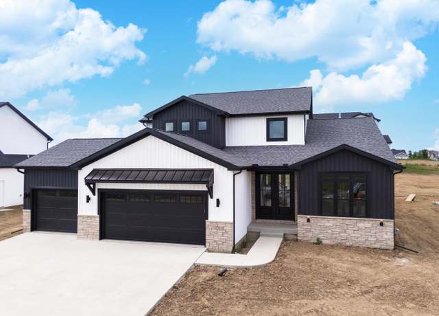 Property at 5303 Belvedere Ln, Bloomington, IL 61705, 5 beds, 3.5 baths