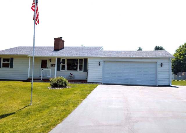 Property at 321 Cartwright Ln, Oregon, IL 61061, 3 beds, 1.5 baths