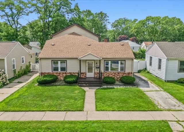 Property at 10036 S Tripp Ave, Oak Lawn, IL 60453, 4 beds, 2 baths
