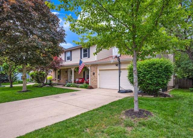 Property at 4 Kensington Cir, Bloomington, IL 61704, 4 beds, 3 baths