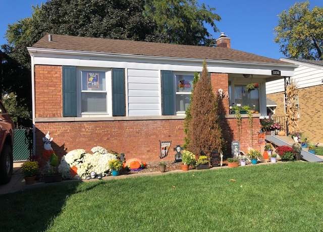 Property at 7238 N Meade Ave, Chicago, IL 60646, 2 beds, 2 baths