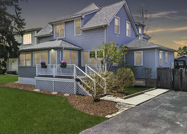 Property at 7832 Garden Ln, Justice, IL 60458, 5 beds, 3 baths