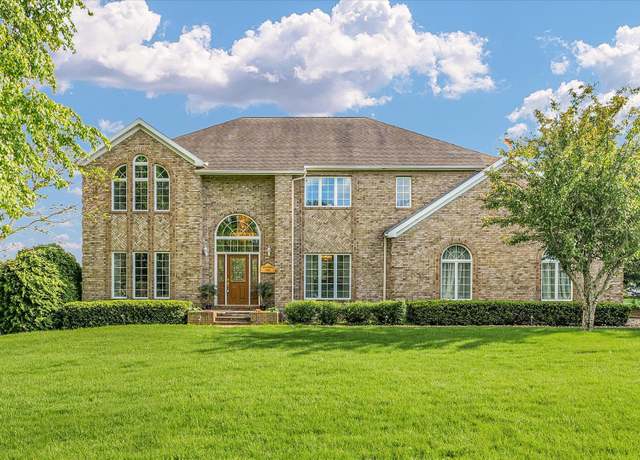 Property at 614 W Coolidge Ave, Charleston, IL 61920, 5 beds, 2.5 baths