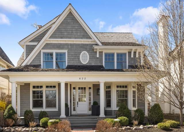 Property at 622 S Washington St, Hinsdale, IL 60521, 5 beds, 5.5 baths