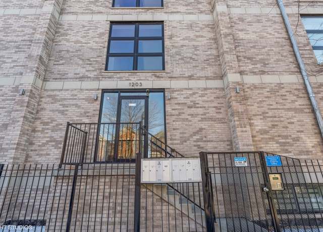 Property at 1203 E 46th St Unit 4N, Chicago, IL 60653, 3 beds, 2 baths