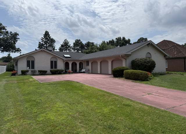 Property at 476 Hiawatha Trl, Wood Dale, IL 60191, 3 beds, 4 baths