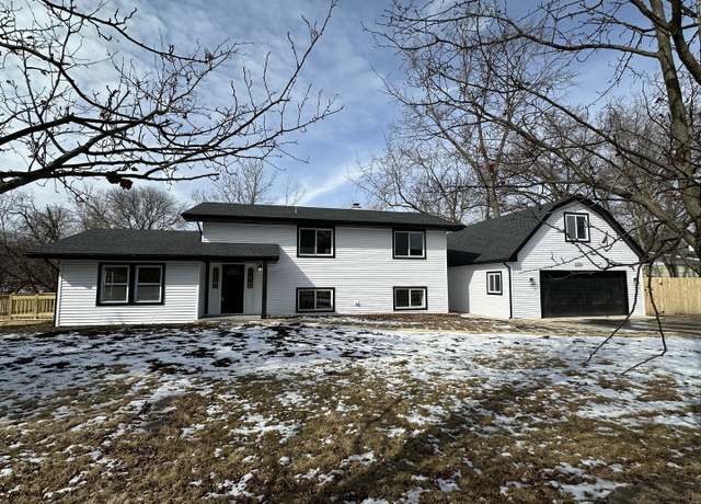 Property at 5290 Meyer Dr, Lisle, IL 60532, 4 beds, 2.5 baths