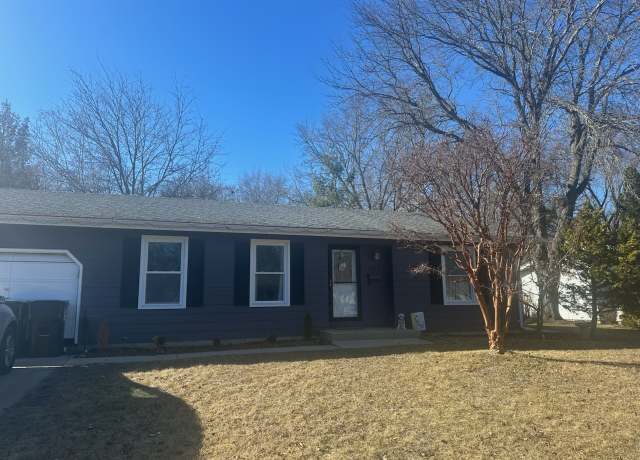 Property at 1103 N Oakwood Dr, Mchenry, IL 60050, 2 beds, 1 bath