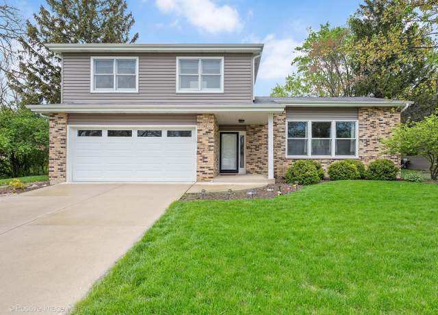 Property at 1320 Oak Hill Rd, Downers Grove, IL 60515, 4 beds, 2.5 baths