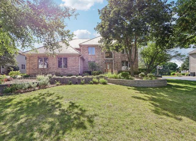 Property at 641 Mason Ln, Lake In The Hills, IL 60156, 5 beds, 3 baths