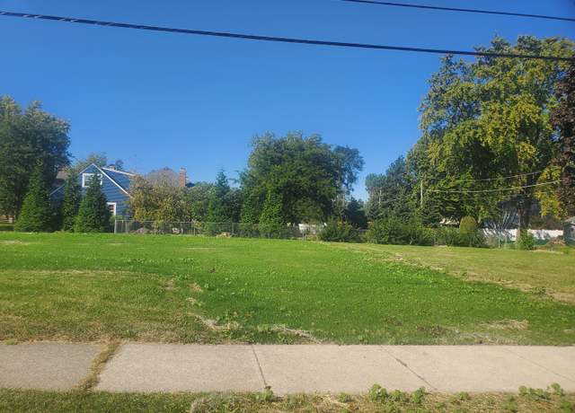 Property at 2646 Maple St, Des Plaines, IL 60018
