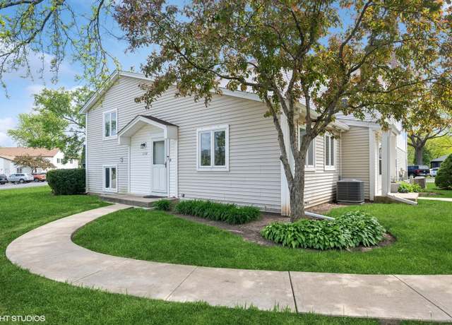 Property at 1110 Inverrary Ln, Deerfield, IL 60015, 3 beds, 2 baths